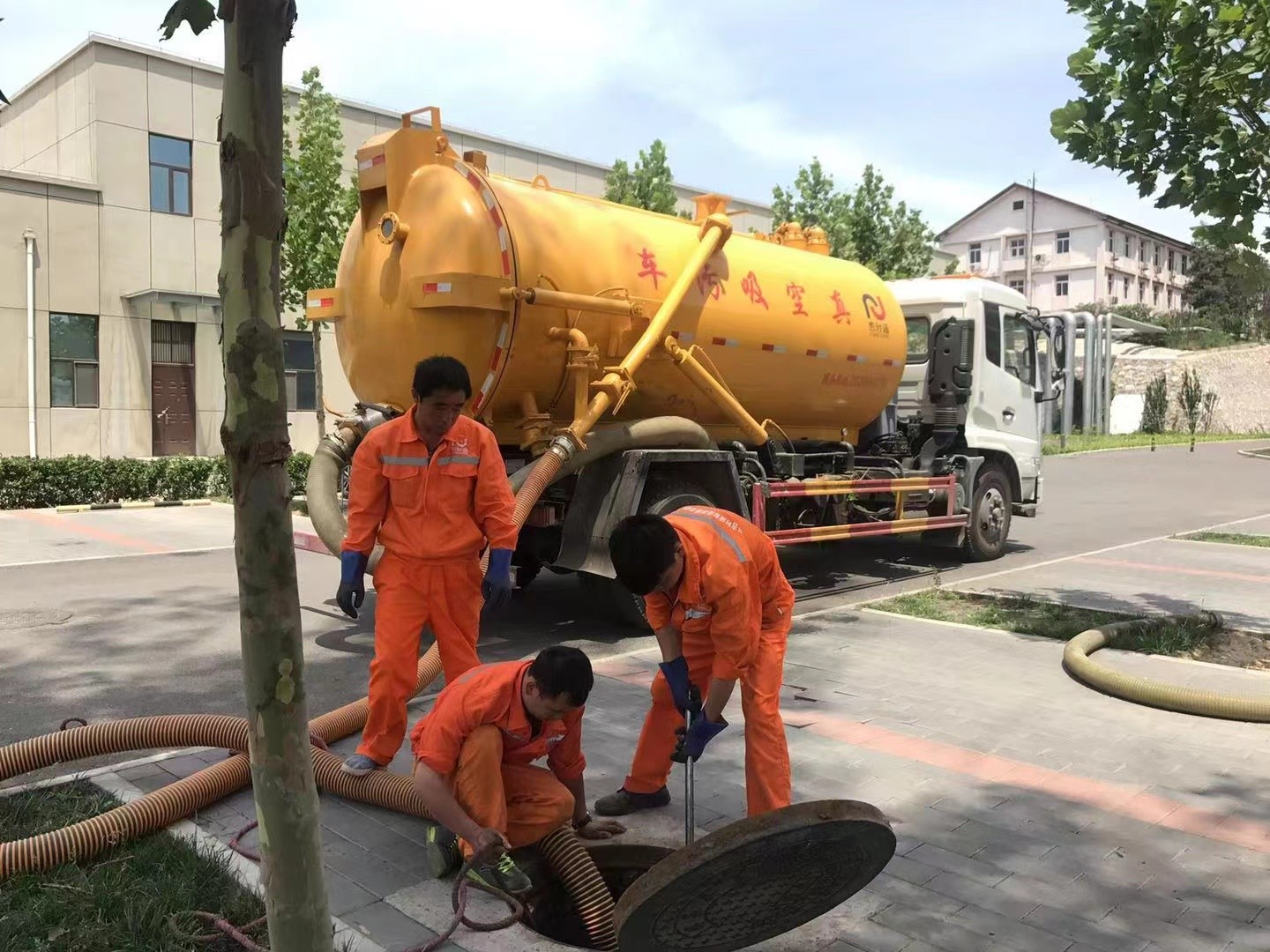 克拉玛依化粪池清理与5-8吨吸粪车施工效率分析